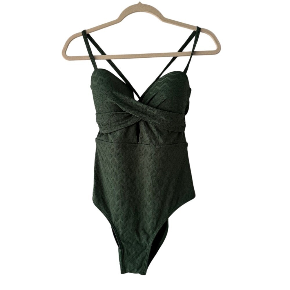 Cupshe Womens Green Chevron Textured Twist Front One Piece Swimsuit CAA12E3M014R
